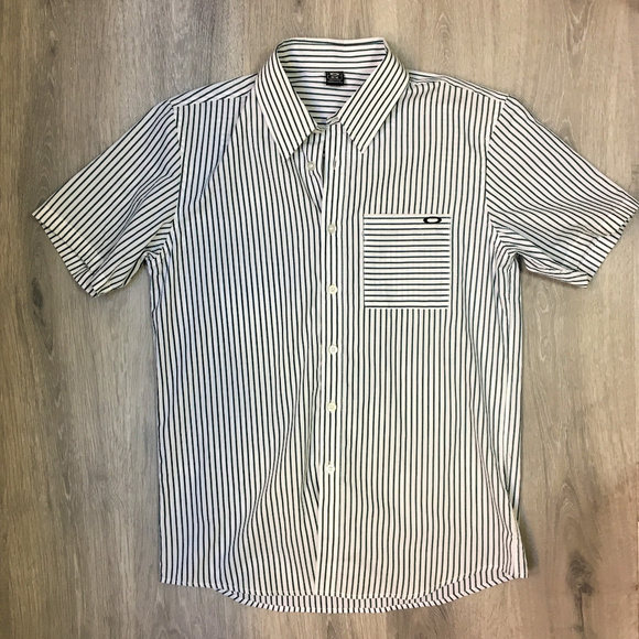 Oakley Other - 🌿Men's Oakley Button Up Shirt